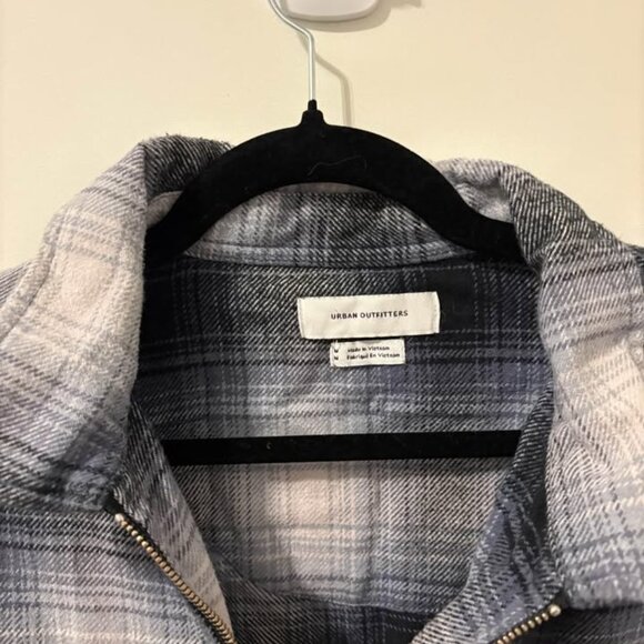 Urban Outfitters Men’s Plaid Full Zip Work Shirt – Blue/Grey (Men’s M / Women’s - Picture 2 of 5
